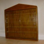houten vitrinekast