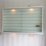 Vitrinekast glazen legplanken