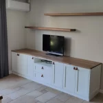 Audiomeubel met wandplanken